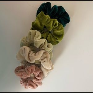 5 pack of scrunchies